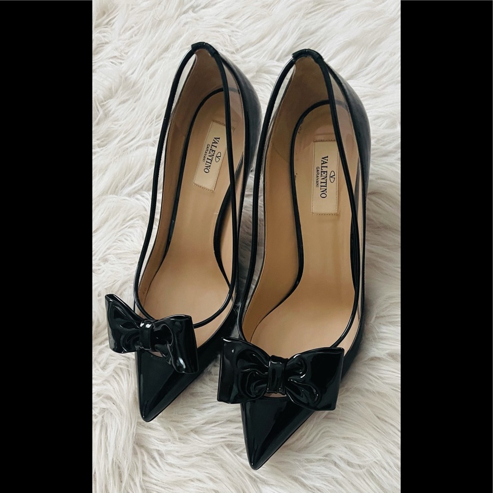 VALENTINO GARAVANI Glassglow Patent Bow Pumps